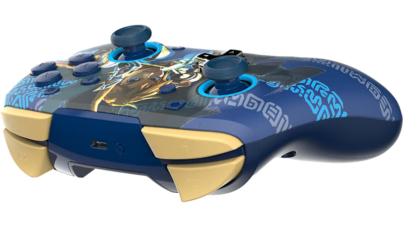 Switch pro store controller glowing blue